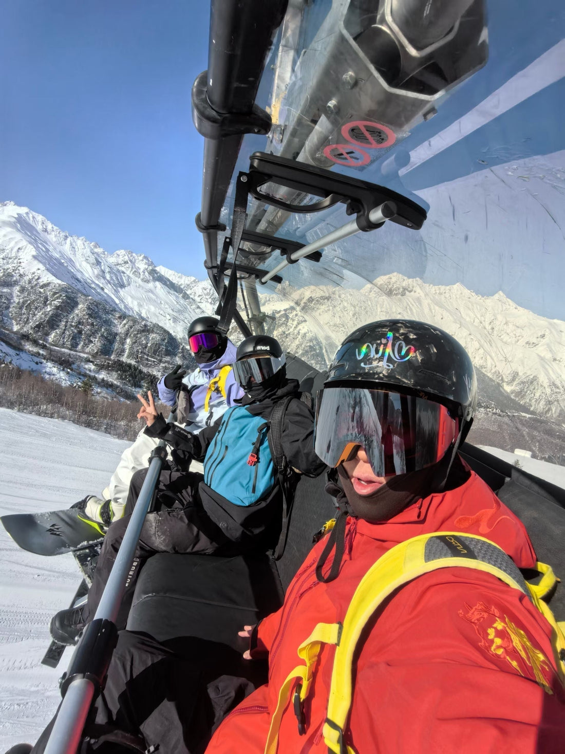 How Augmax Smart Ski Goggles Improve Safety and Team Riding Experience